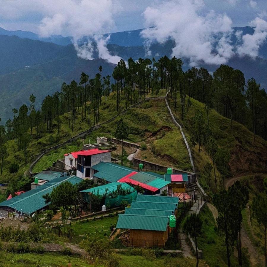 Bsr Farms Resort Pauri Extérieur photo