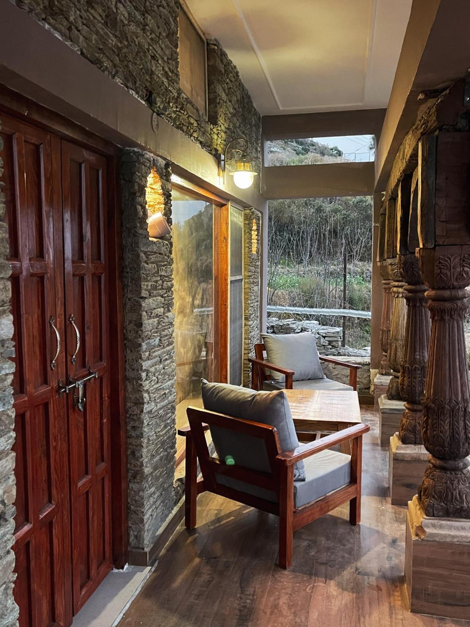 Bsr Farms Resort Pauri Extérieur photo