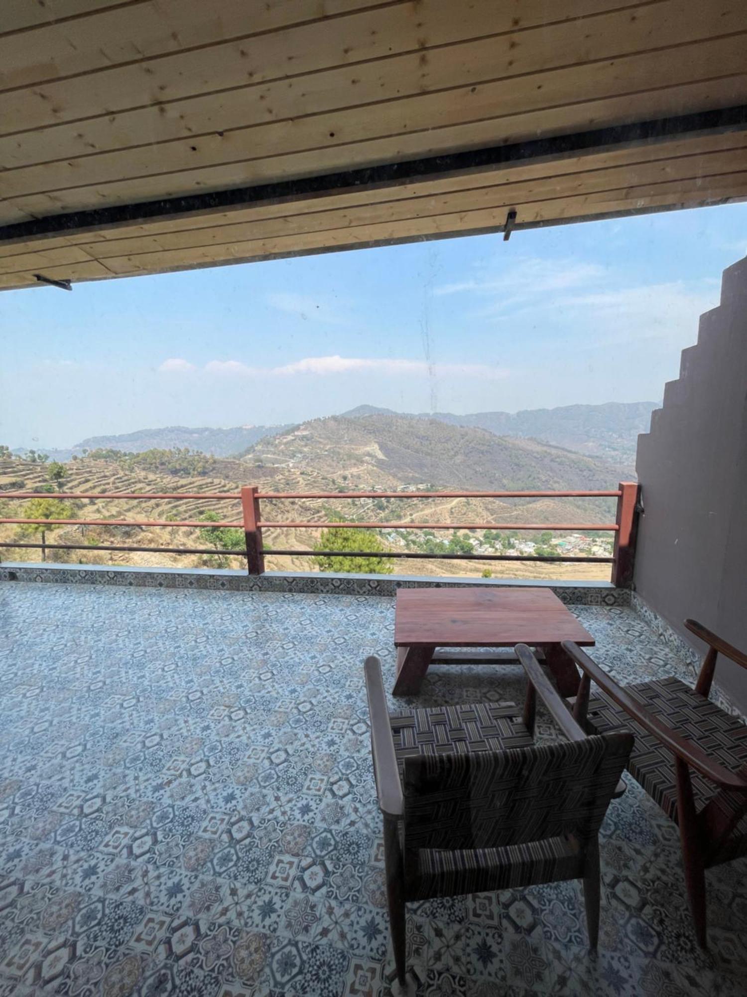 Bsr Farms Resort Pauri Extérieur photo