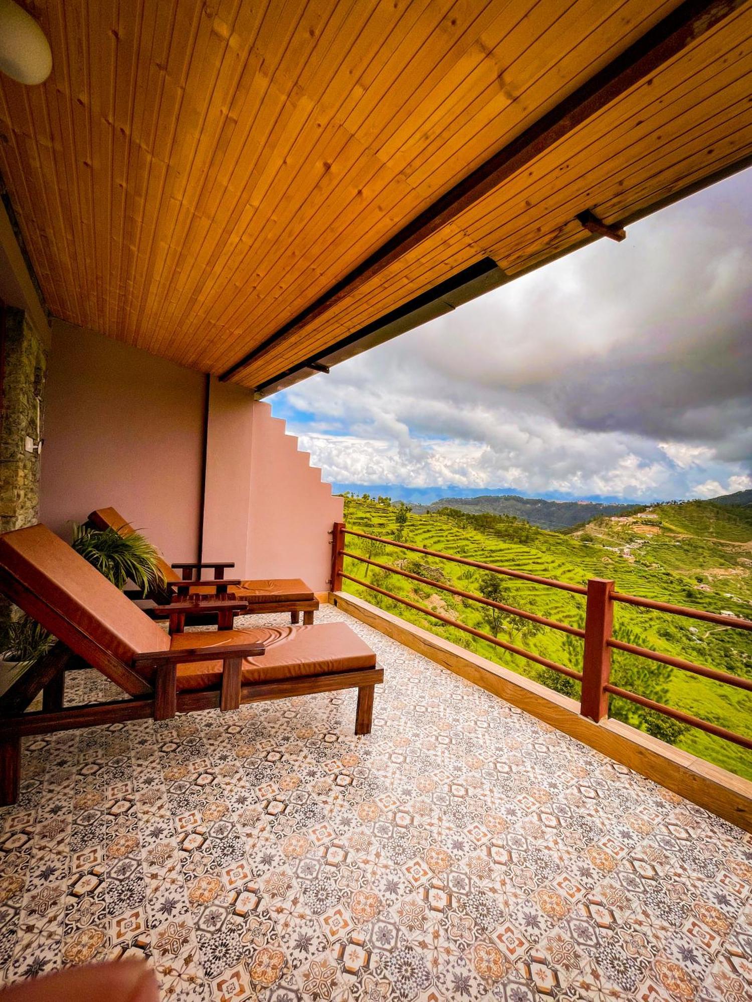 Bsr Farms Resort Pauri Extérieur photo